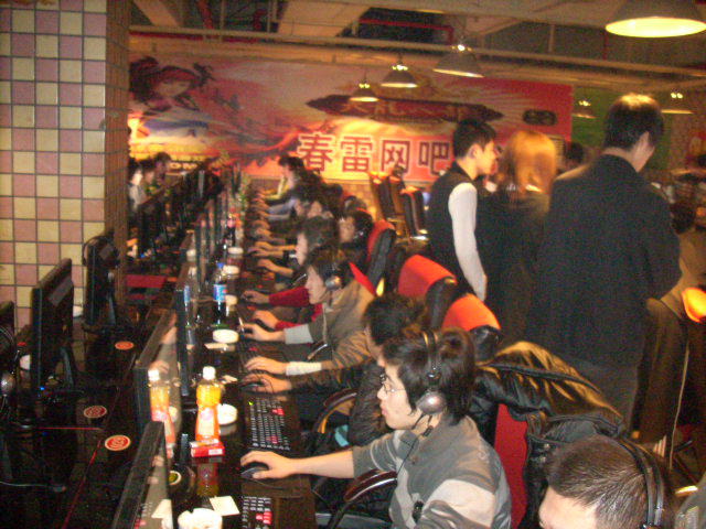 【lpl战报】FPX 2-1 BLG：昔日老友赛场相见 FPX成功让一追二结束连败